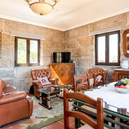 Charming House In Fornos With Shared Pool Holiday home Fornos (Aveiro)