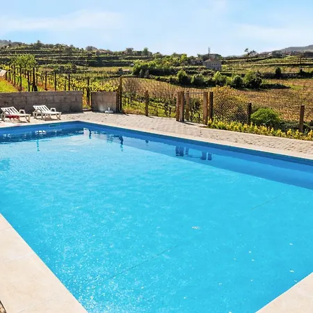 Charming House In Fornos With Shared Pool Сasa de vacaciones
