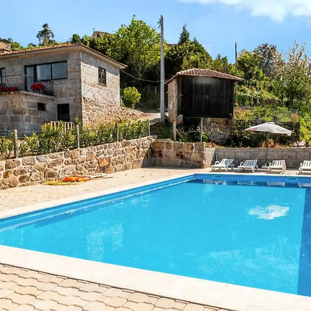 Charming House In Fornos With Shared Pool Fornos (Aveiro)