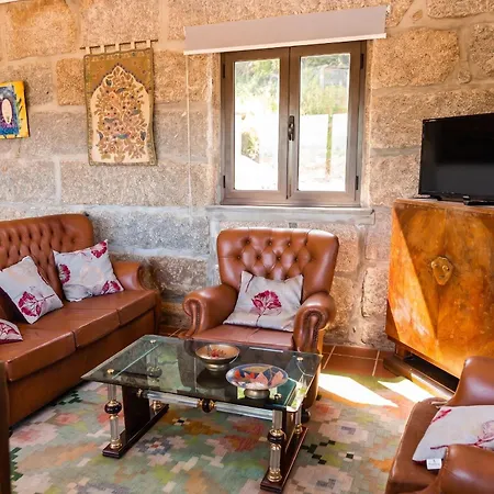 Charming House In Fornos With Shared Pool Сasa de vacaciones *